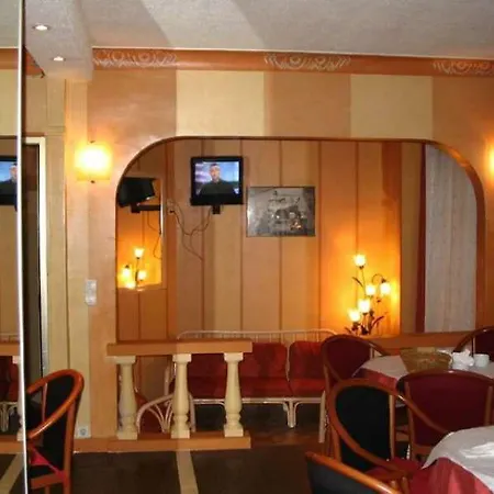 Montmartrois Отель 2*