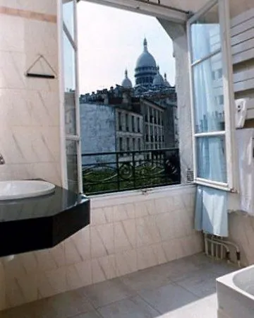 Montmartrois Hotel