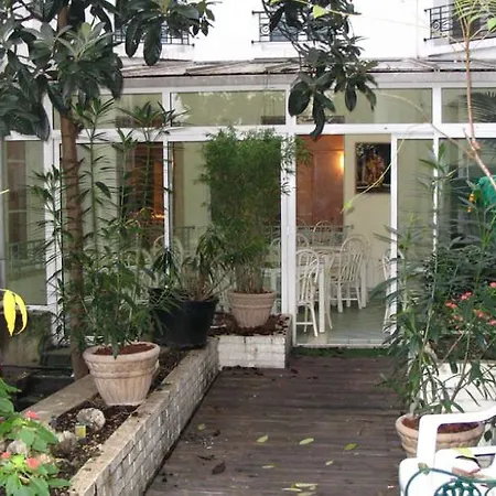 מלון Montmartrois 2*